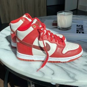 Nike Hi Top Womens Size 5.5 men’s (7 women’s)
